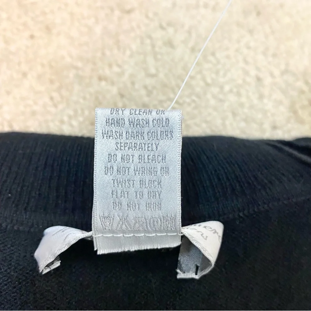 Cashmere Cut Off Sleeves Turtleneck Black Sweater - Picture 7 of 8